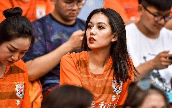 偷渡而来的美女