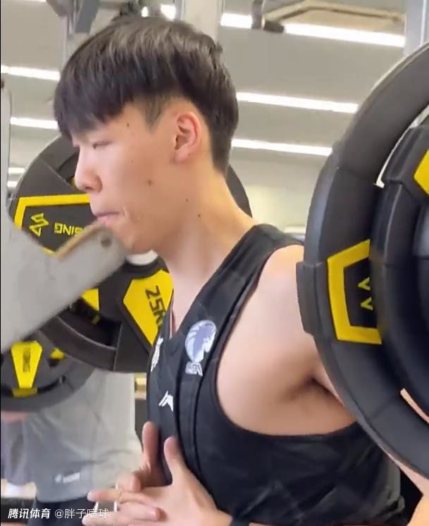 女性的胸怀图片真实