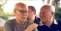 浴池中的她